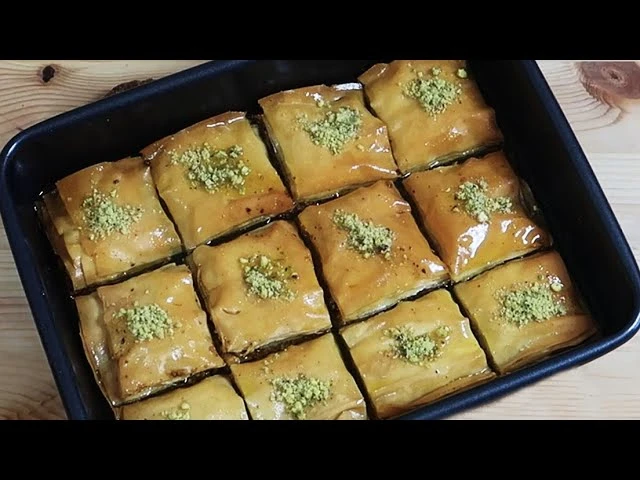 آموزش طرز تهیه باقلوای کلاسیک