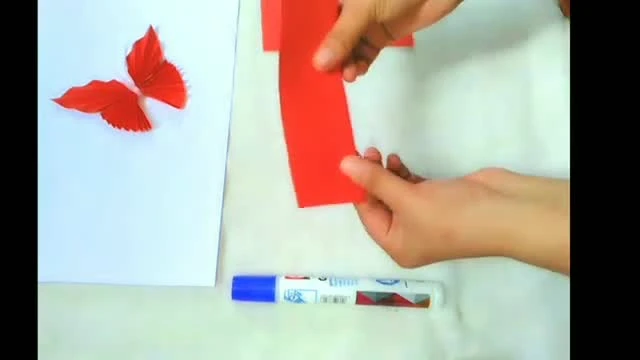 ساخت کاردستی شاپرک کاغذی