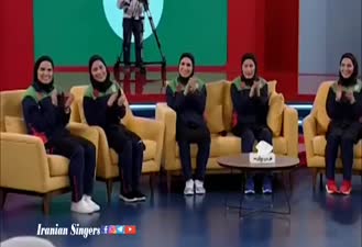 آواز خوانی جناب خان برای دختران فوتسالیست قهرمان