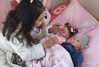 برنامه کودک امیلی کالسکه عروسک