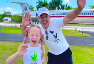 برنامه کودک ناستیا / نستیا و پدر در موزه علوم کودکان پورتوریکو بازی می کنند / Nastya and Dad are pretending to play at the Puerto Rico Children's Science Museum