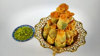 طرز تهیه باقلوا با طرح گل