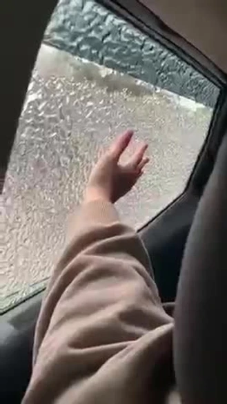فکر کنم هوا یه کم سرد باشه