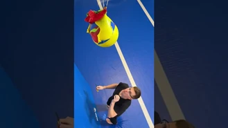 چالش برش بالون پر آب دیواری  