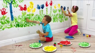 برنامه کودک سوفیا / داستان های خنده دار با اسباب بازی ها در اتاق بچه 