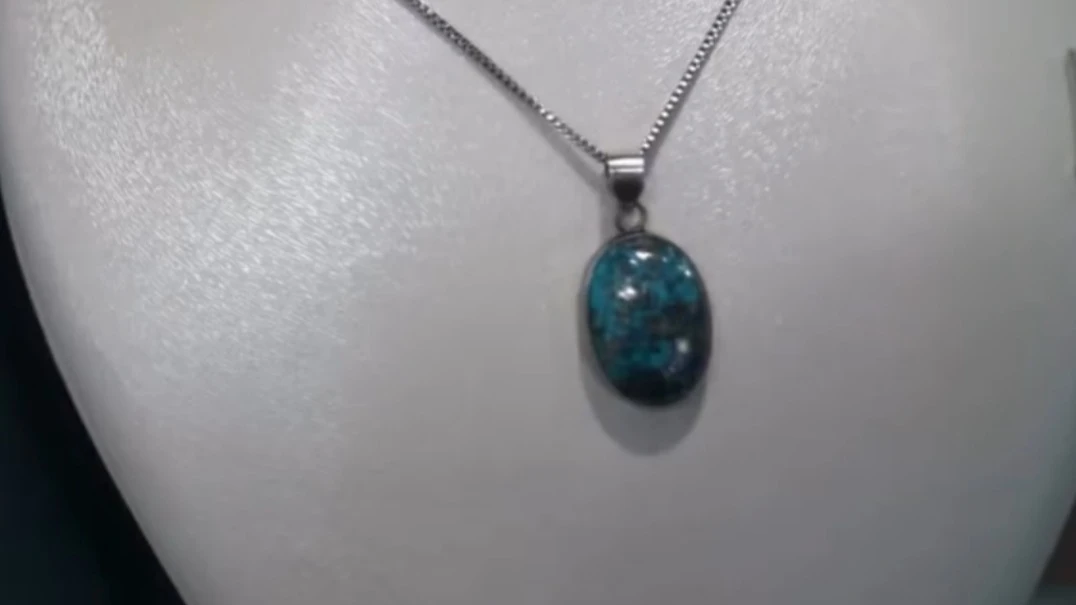 مانکن طلافروشی در نمای خاص